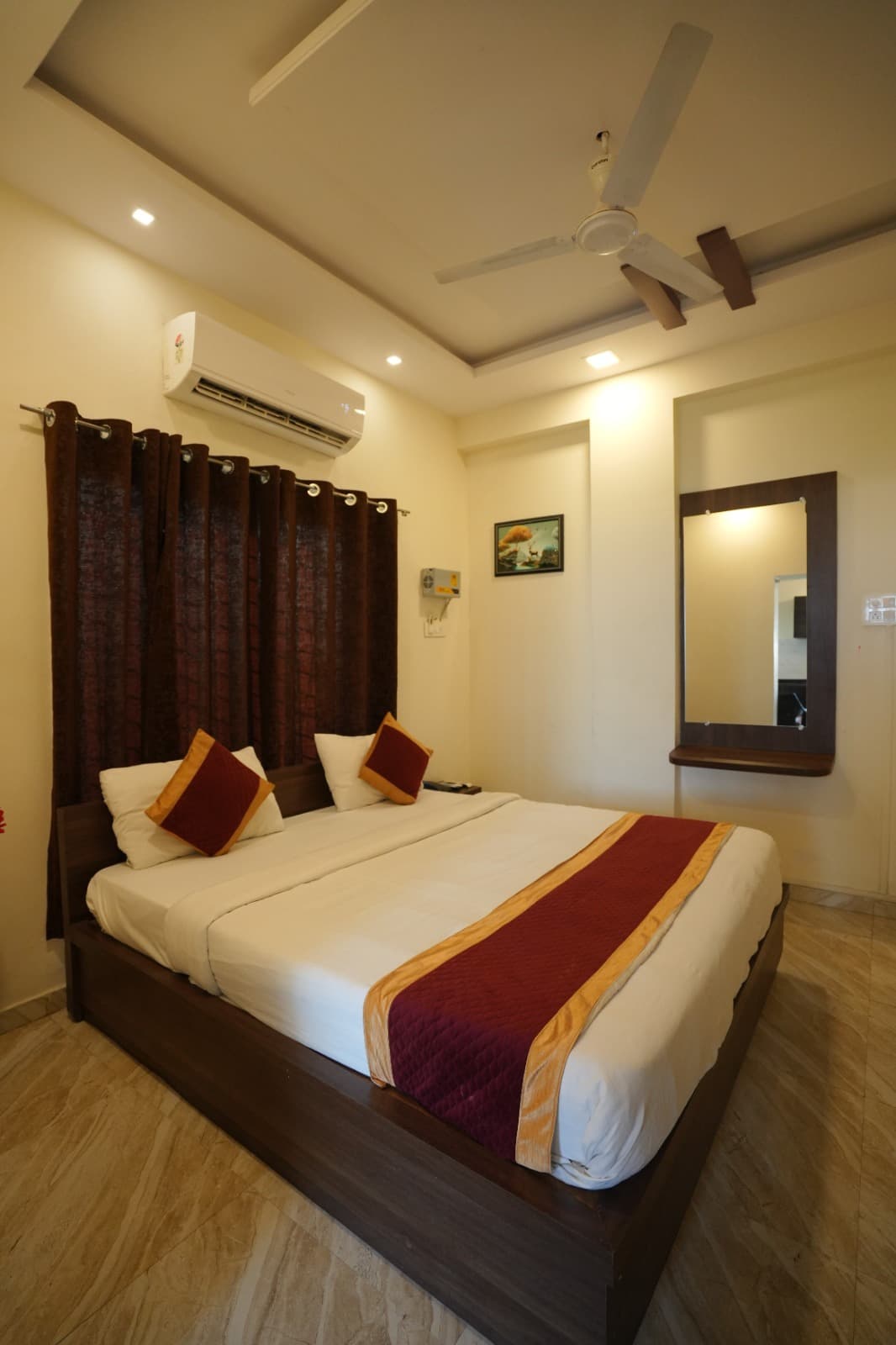 Elegant Family Service Apartment Stay
